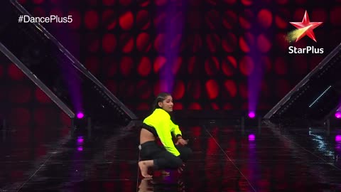 Vartika Jha Best Dance Parformance