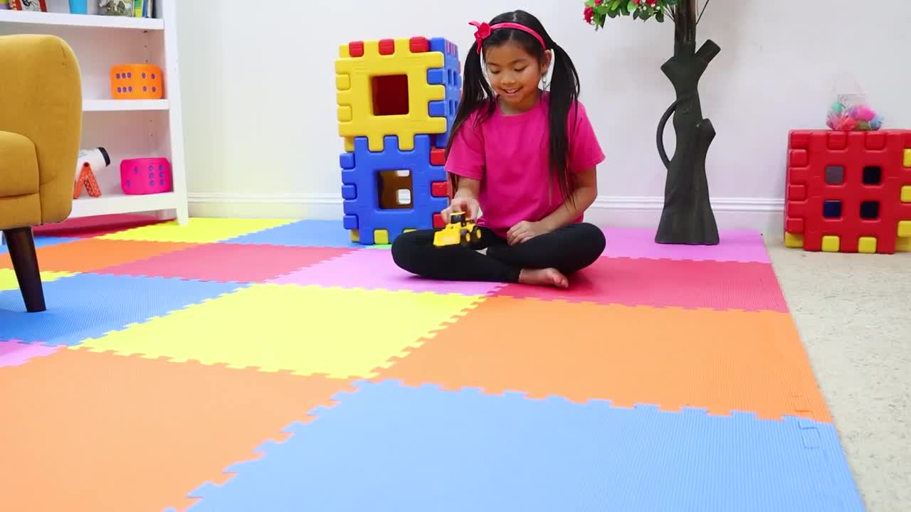 Emma and Wendy Pretend Play Real vs Fake Food Chocolate Challenge _ Kids Toys Tools & Football