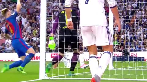 The Day Lionel Messi Showed Cristiano Ronaldo & Zinedine Zidane Who Is The Boss