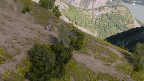 Downhill Mountain Bike Extreme Sports