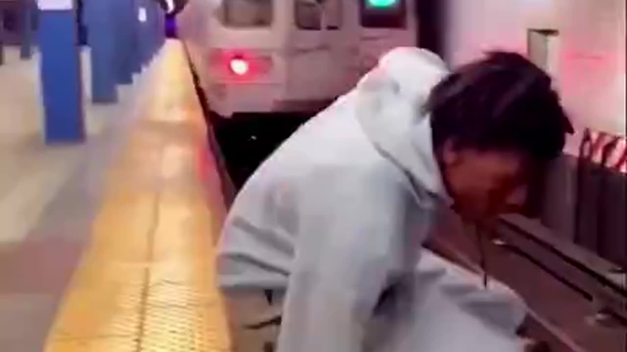 How to make a good 😊😊👍 to come over and watch