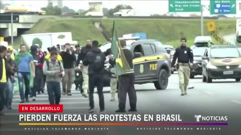 Pierden fuerza las protestas contra los resultados electorales en Brasil | Noticias Telemundo