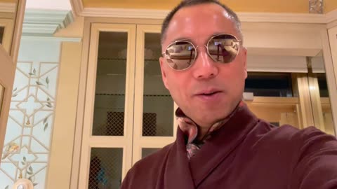 20220122文贵先生GETTR²：收到了很多战友发来的各种信息……喜欢今天直播时带的帽子！七哥为了补偿战友们要等2天甚至3天后的直播．七哥决定现在脱录一段，让战友们开心开心！