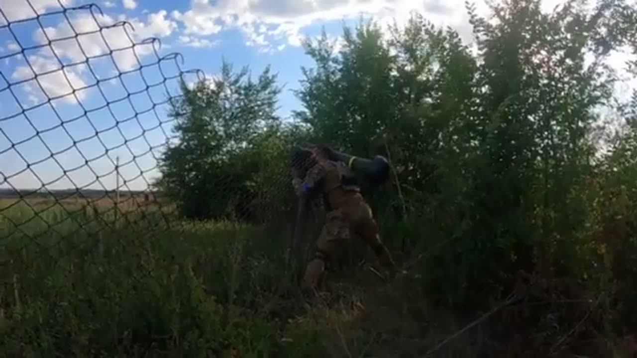 🚀🇺🇦 Ukraine Russia War | Foreign Volunteer Fires Javelin in Kherson | Aug 2022 | RCF