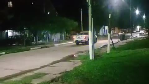 Cuando salis a patrullar👮 tranquilo👌 y de repente te gritan esto...😯😂