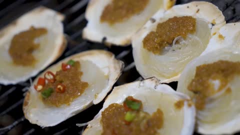 How do you eat oysters