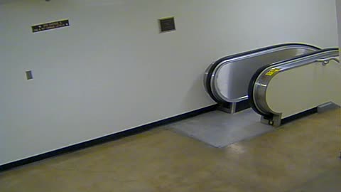 3060RHOBG3EscalatorSouthofSubway_2021-01-05_17h20min01s380ms.mp4