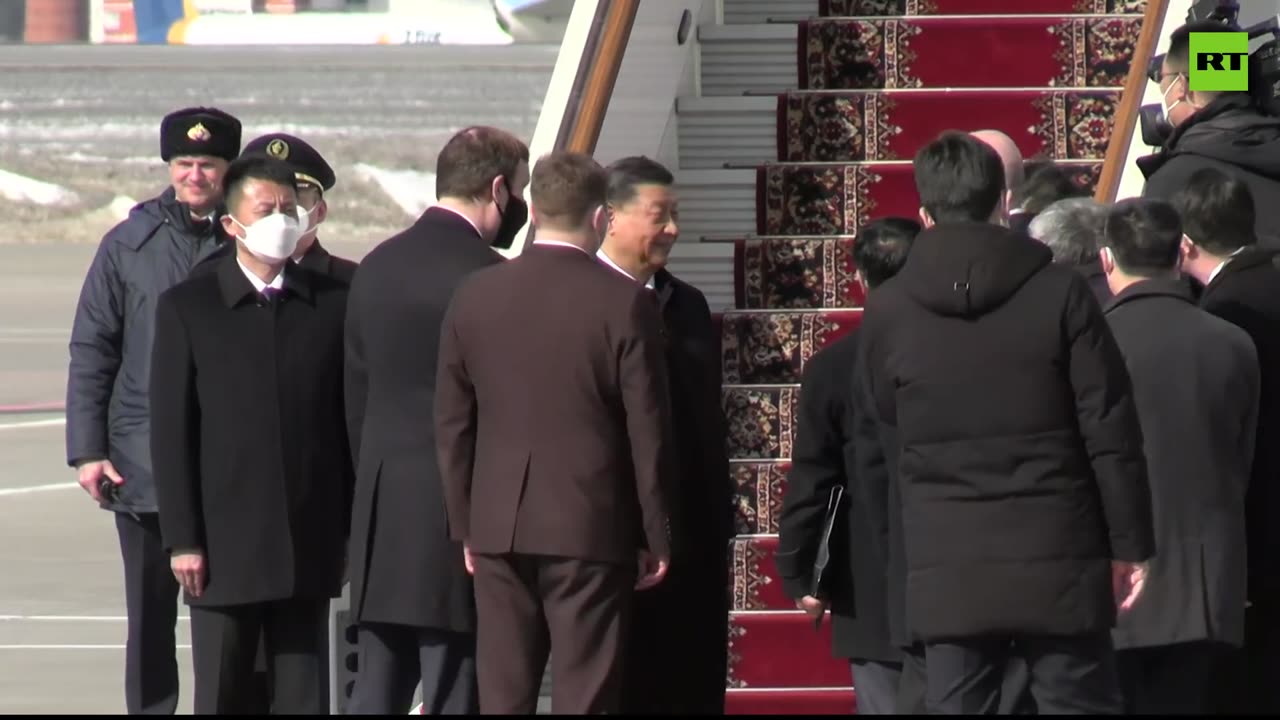 Il presidente cinese Xi Jinping è arrivato a Mosca in Russia per una visita di Stato di tre giorni per incontrare il presidente russo,Vladimir Putin.