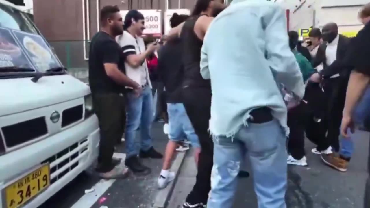 Knife wielding immigrants cause chaos in Japan with Japanese people watching
