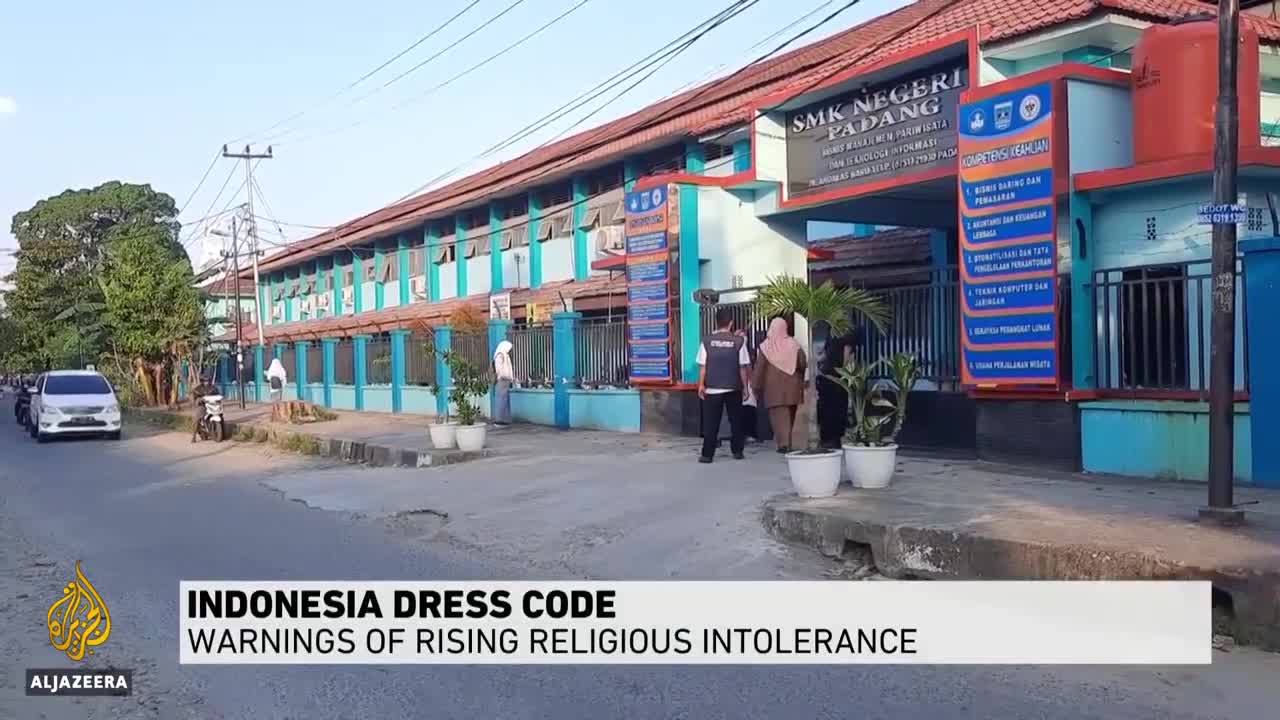 Indonesian schoolgirls ‘bullied’ into religious clothing Report