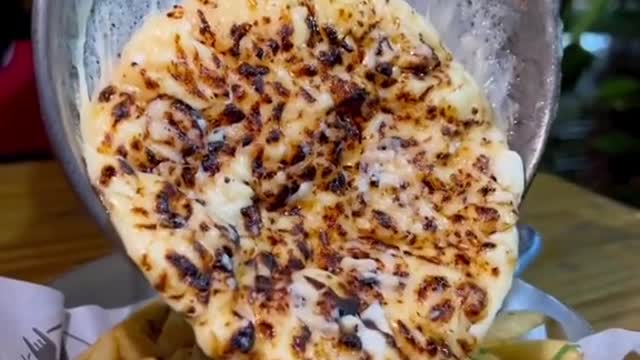 THESE CHEESE FRIES LOOK AMAZING