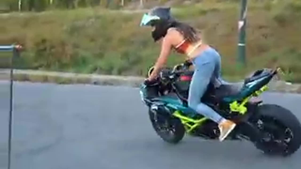 New videos rumb 👈 #moto #drift #newvideo #bikergirl #stunt #motorcycle #bike