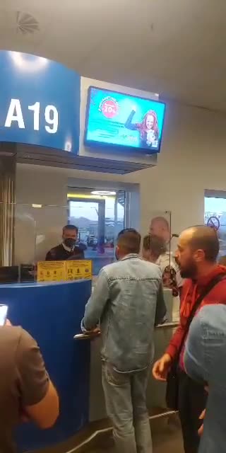 «Εγκλωβισμένοι» στο Ελευθέριος Βενιζέλος 180 επιβάτες σε πτήση για Άμπου Ντάμπι