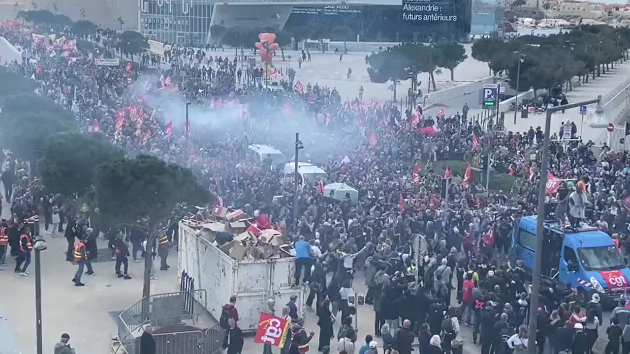 The revolt of France against Emmanuel Macron: In Marseille there are 280,000.