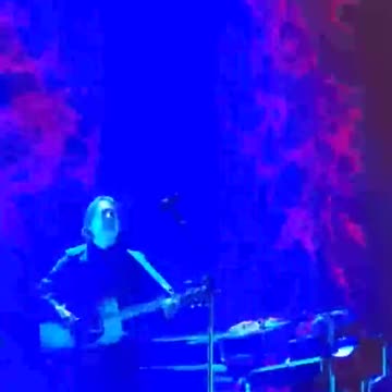 Radiohead's Thom Yorke storms off stage over Gaza protester