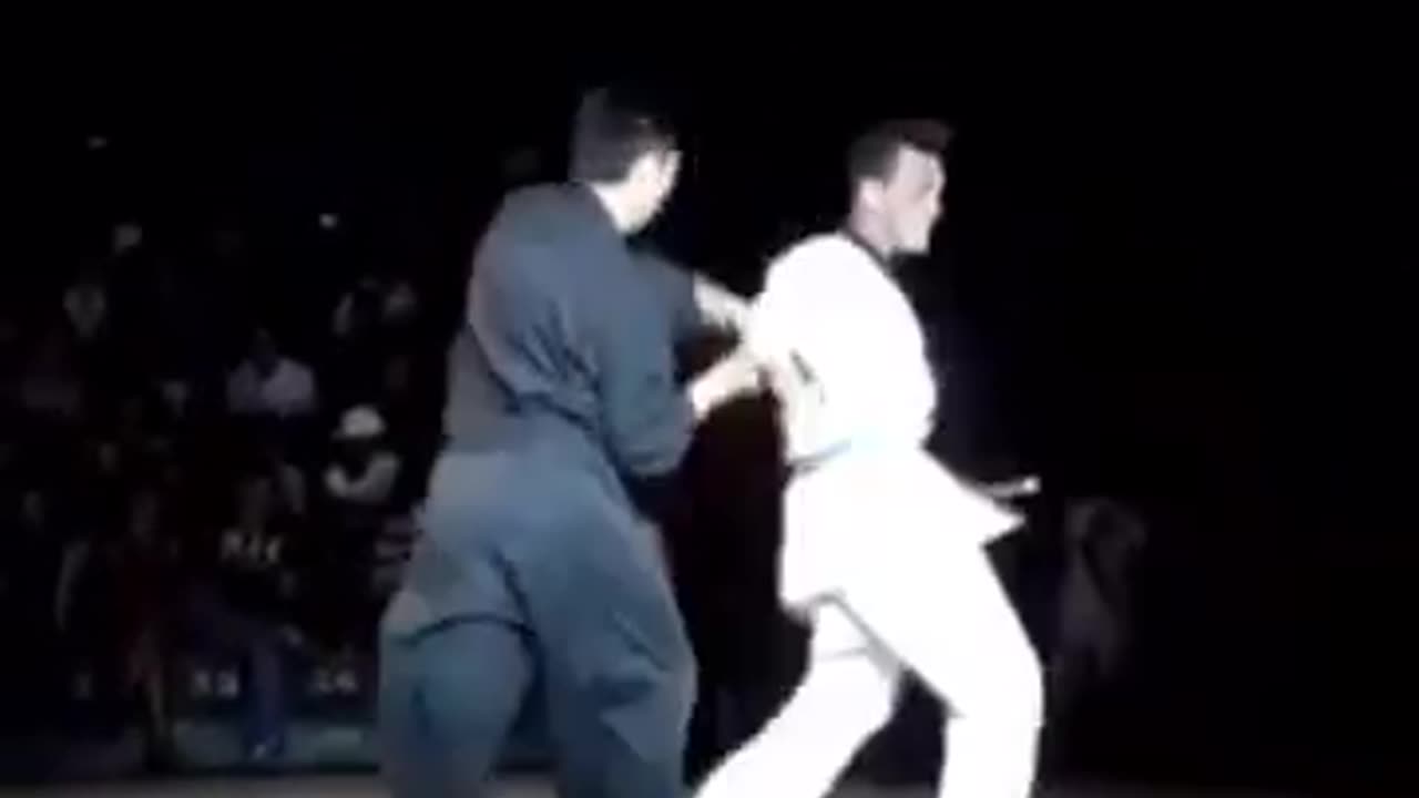Grand Master Phillip Rhee Doing Hapkido Gun Defense