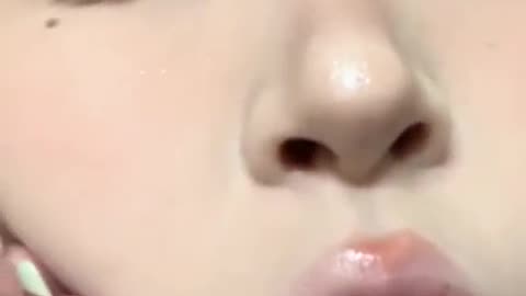The Ultimate Guide to Lip Care: Exfoliation, Moisturizing and Plumping