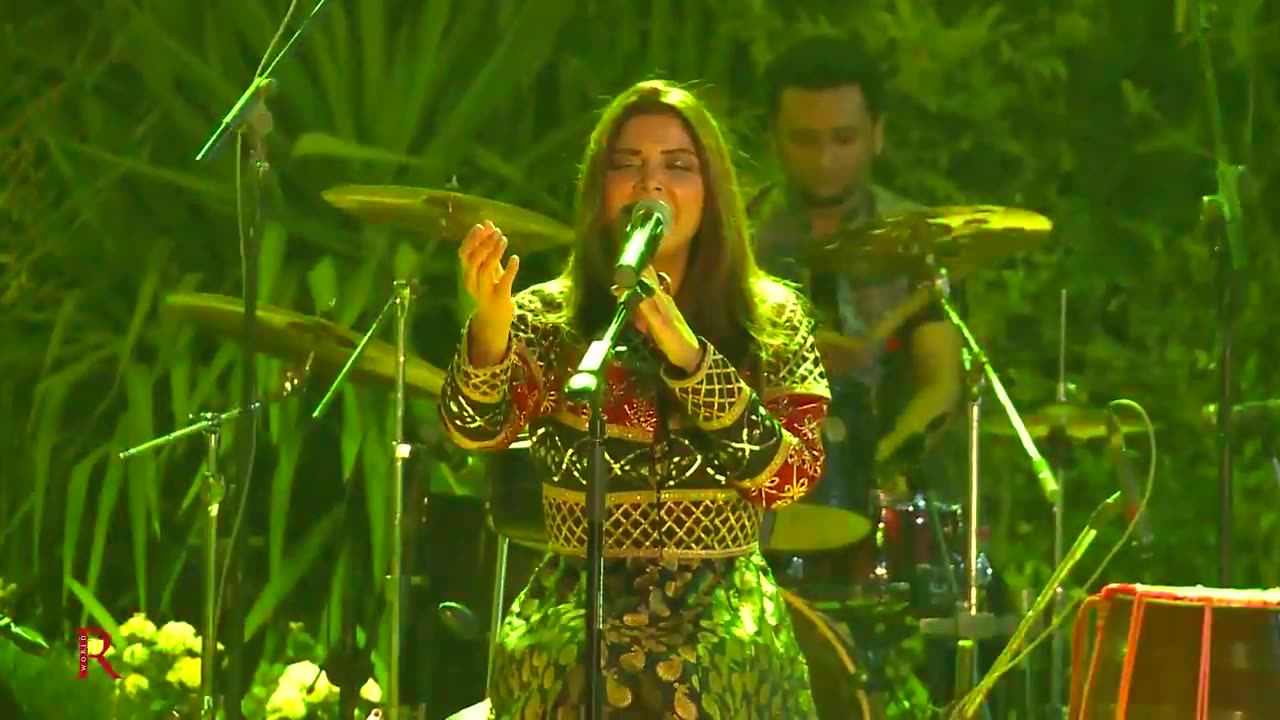 mast nazron se allah bachaye buhe bariyan hadiqa kiani live performance mp4.