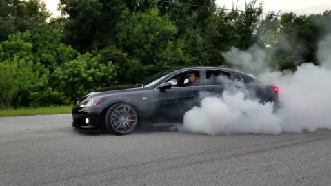 Lexus IS F Burnout !!