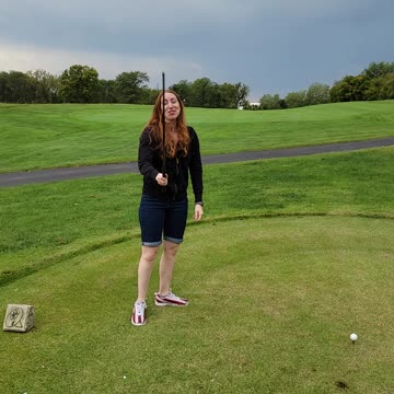 Golfing Girl DESTROYS Driver