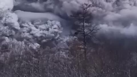 Powerful eruption of Shiveluch volcano. Today, April 11, 6:30.