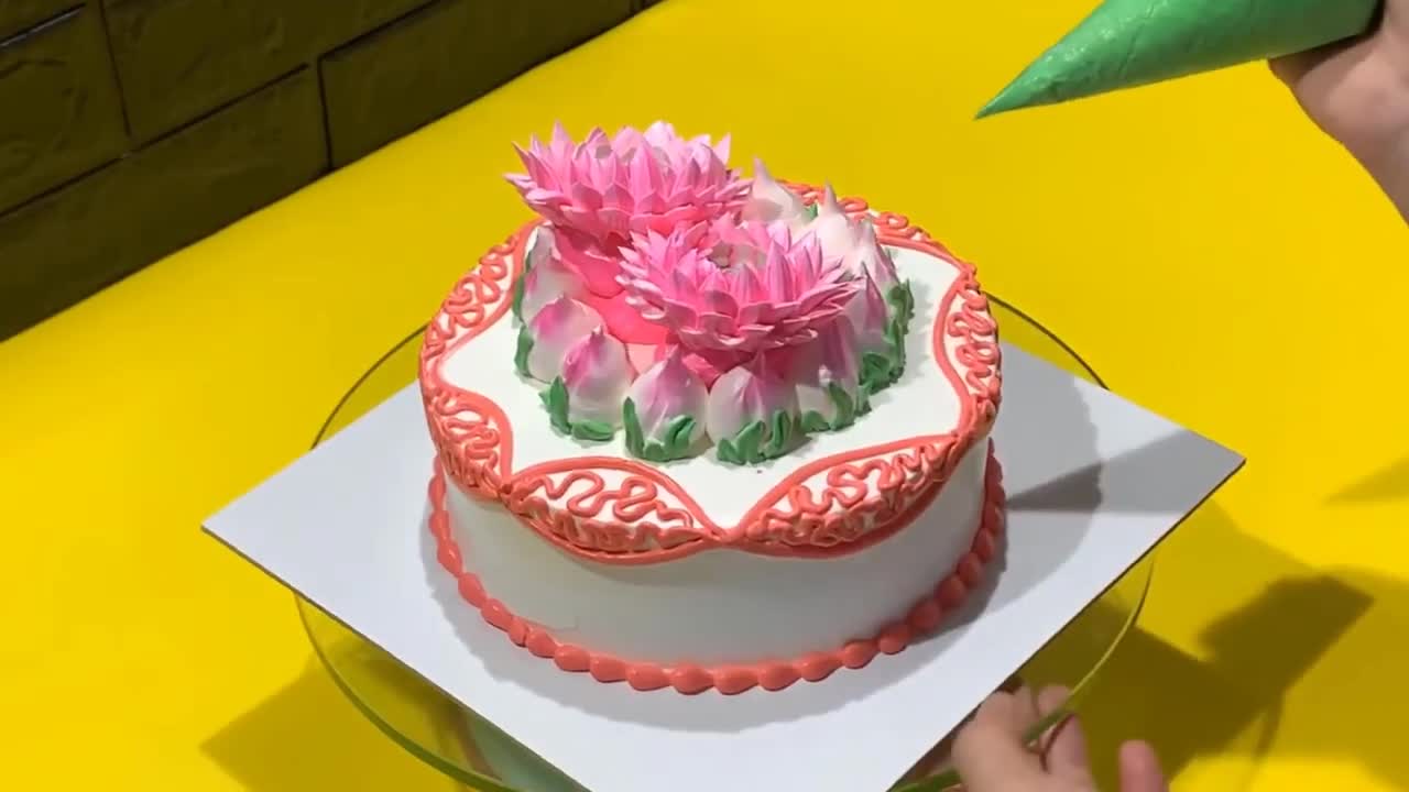 Cake Decorating With Beautiful Lotus Petals | Beautiful Cake Decoration Collection | P17