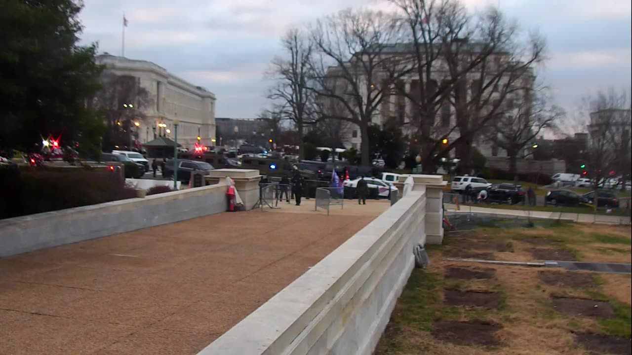 Camera0915USCG00UpperTerraceSE_2021-01-06_Starting_at_16h40min02s060ms.mp4