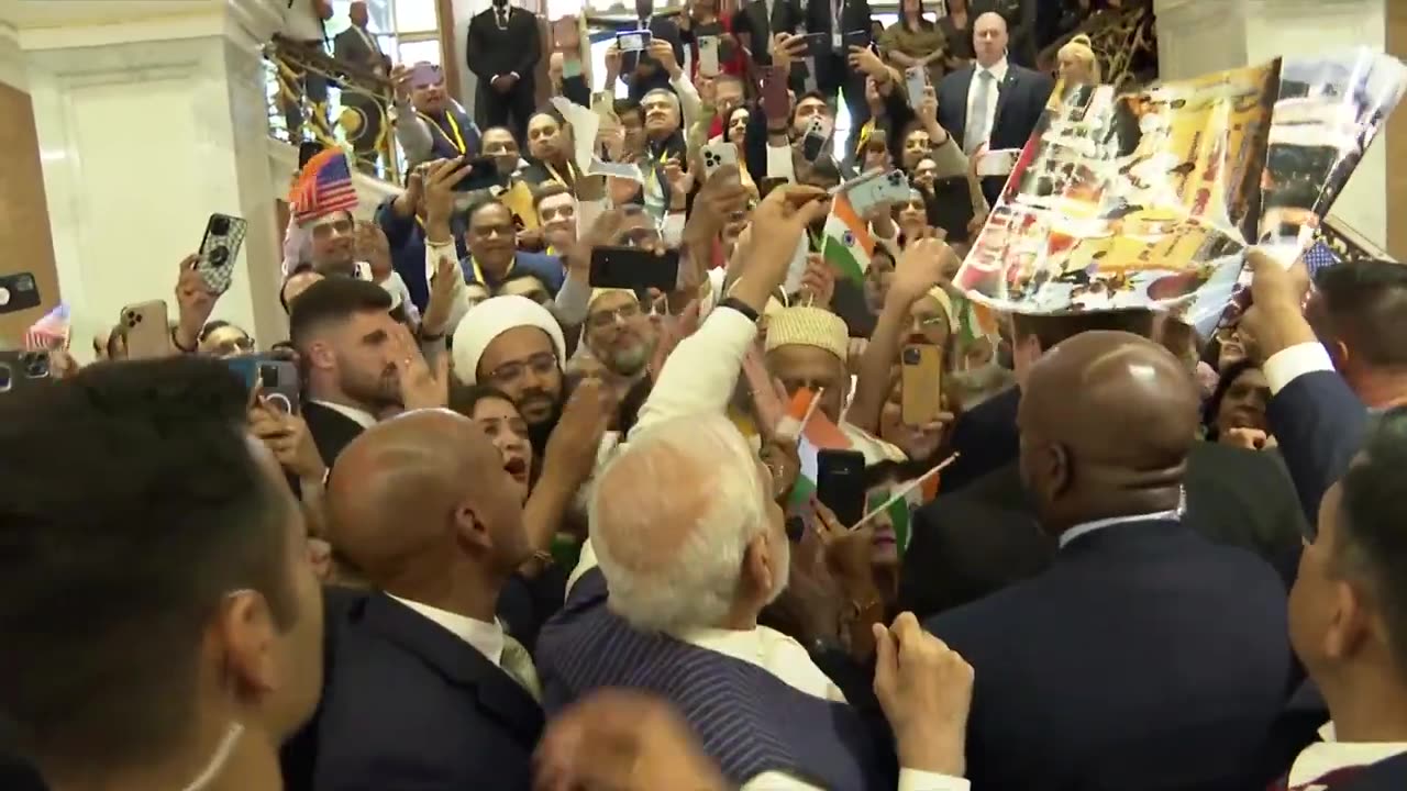 PM Modi gets a warm welcome by Indian community members in New York City | PM Modi US visit 2023