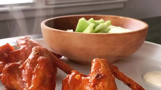 Fried chicken pieces with sauce