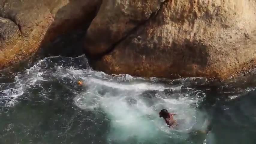 Real Man survived jumping off Flag Rock Bastion Galle Fort - Srilanka