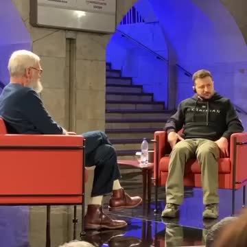 Ukraine: Zelensky conducting interview in train station