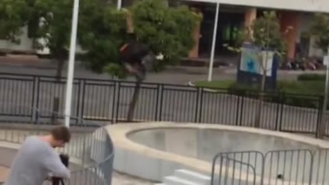 He got MAJOR air at the park 😮‍💨 (stephanealfanoIG) #skatepark #majorair #nodaysoff