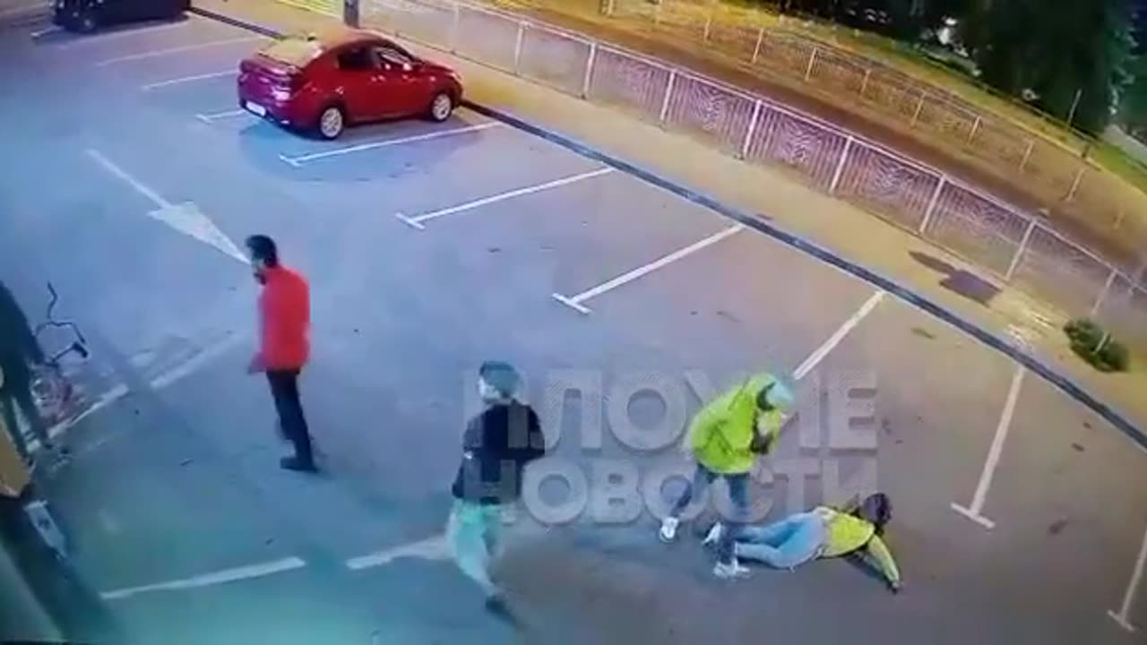 Migrant knocks out Russian girl who refused his advances