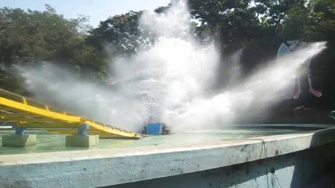 crazyy rollercoaster water splash!!!!