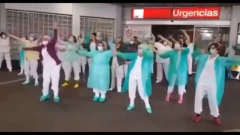 Pzedstawienie trwa