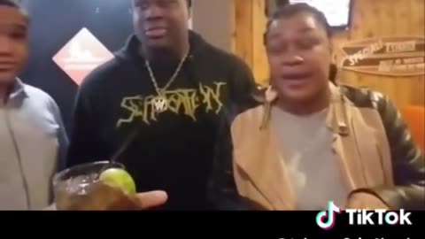 Hooters waitress shamed the wrong customer