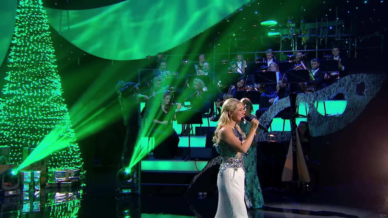 Celtic Woman - O Tannenbaum (Live At The Helix In Dublin, Ireland 2013)