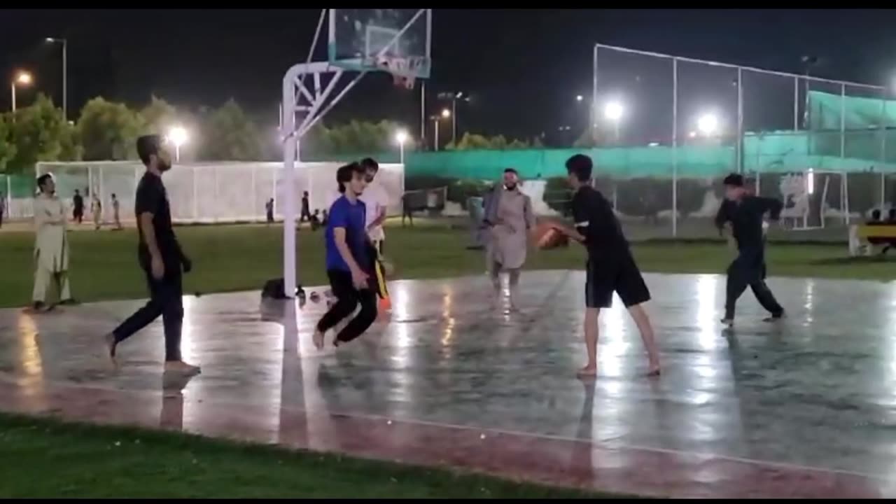 Live basketball match | Basketball | Street Players | Hoops