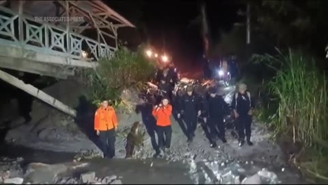 Search continues for missing miners in Indonesia after landslide at illegal gold mine.mp4