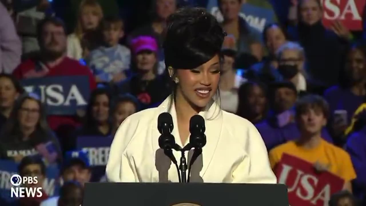 LMAO Cardi B's teleprompter was broken and she had no idea what to ...