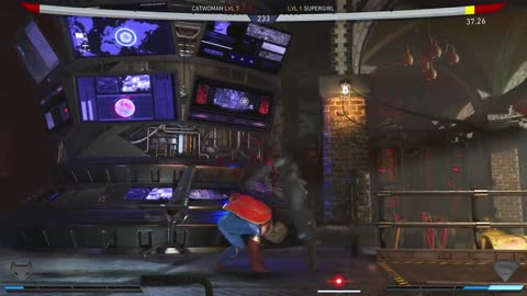 Catwoman VS Supergirl