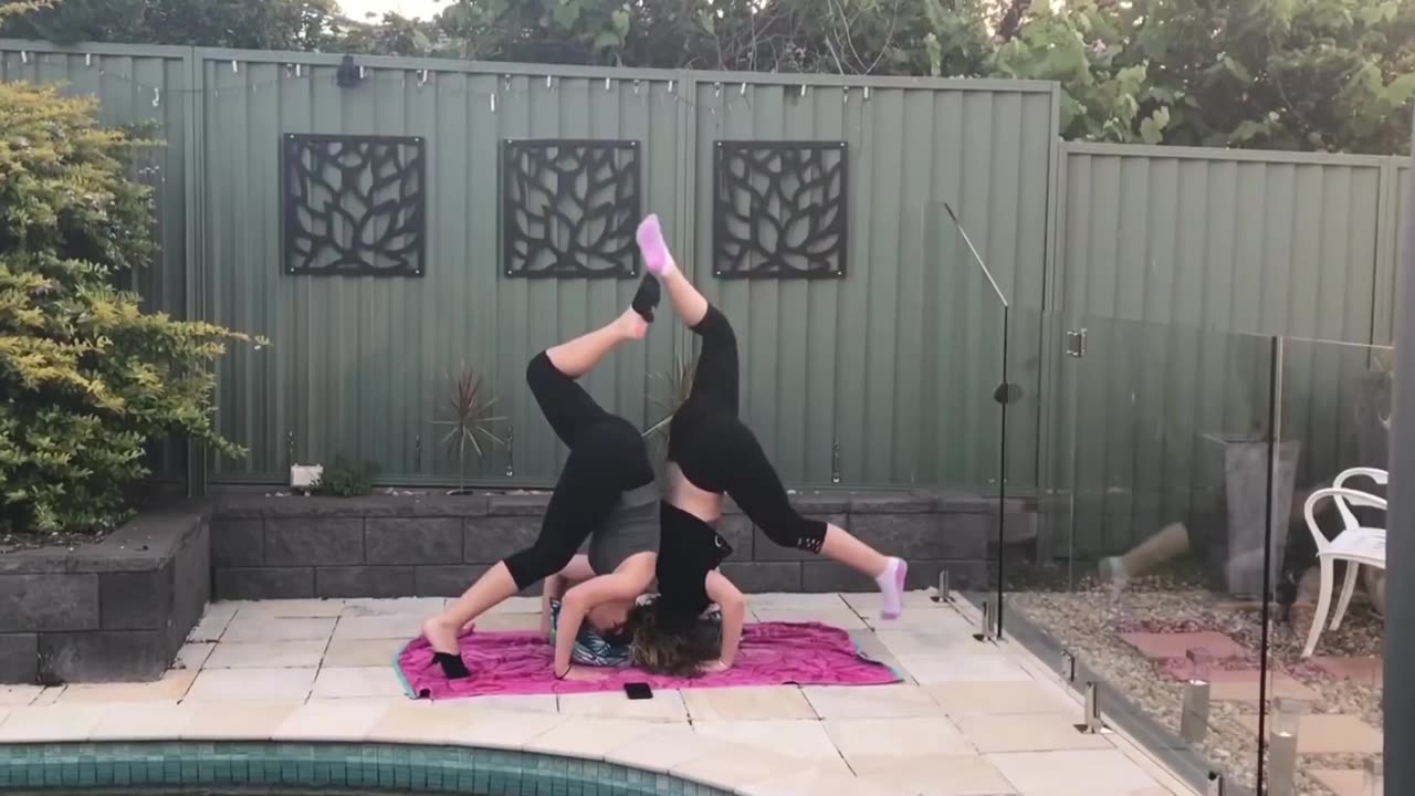 Sexy yoga Fails