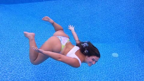 SWIMMING WITH TORI UNDERWATER IN POOL