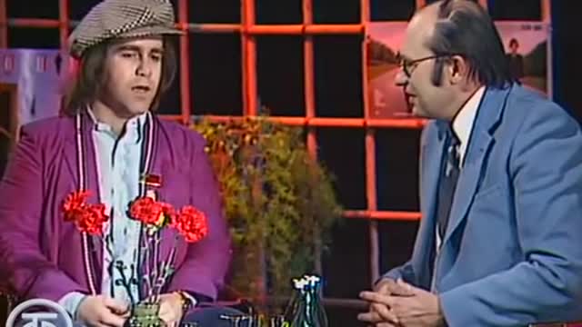 Elton John on Soviet TV. Candle In The Wind (1979)