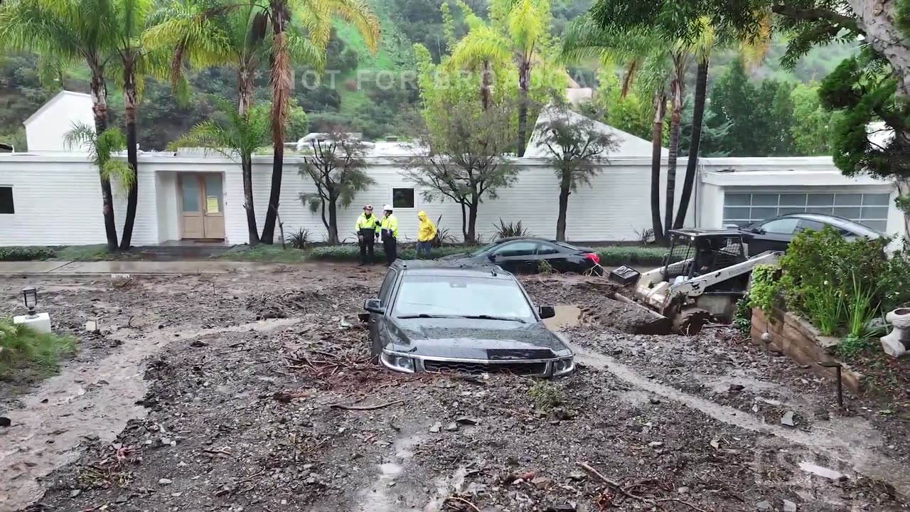 2-5-2024 Beverly Hills, CA-Debris Flow buries cars, evacuations,