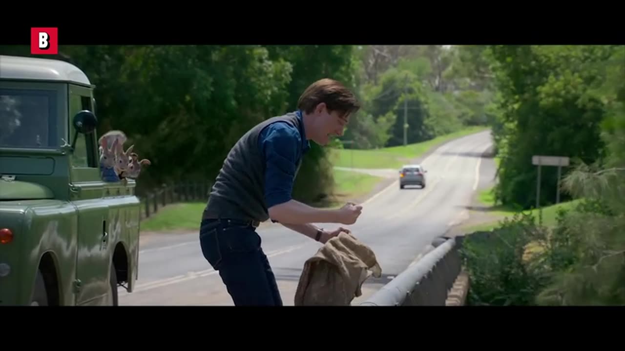 A Daring rescue _ Peter rebbit _ clip