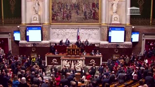 French government toppled in no-confidence vote