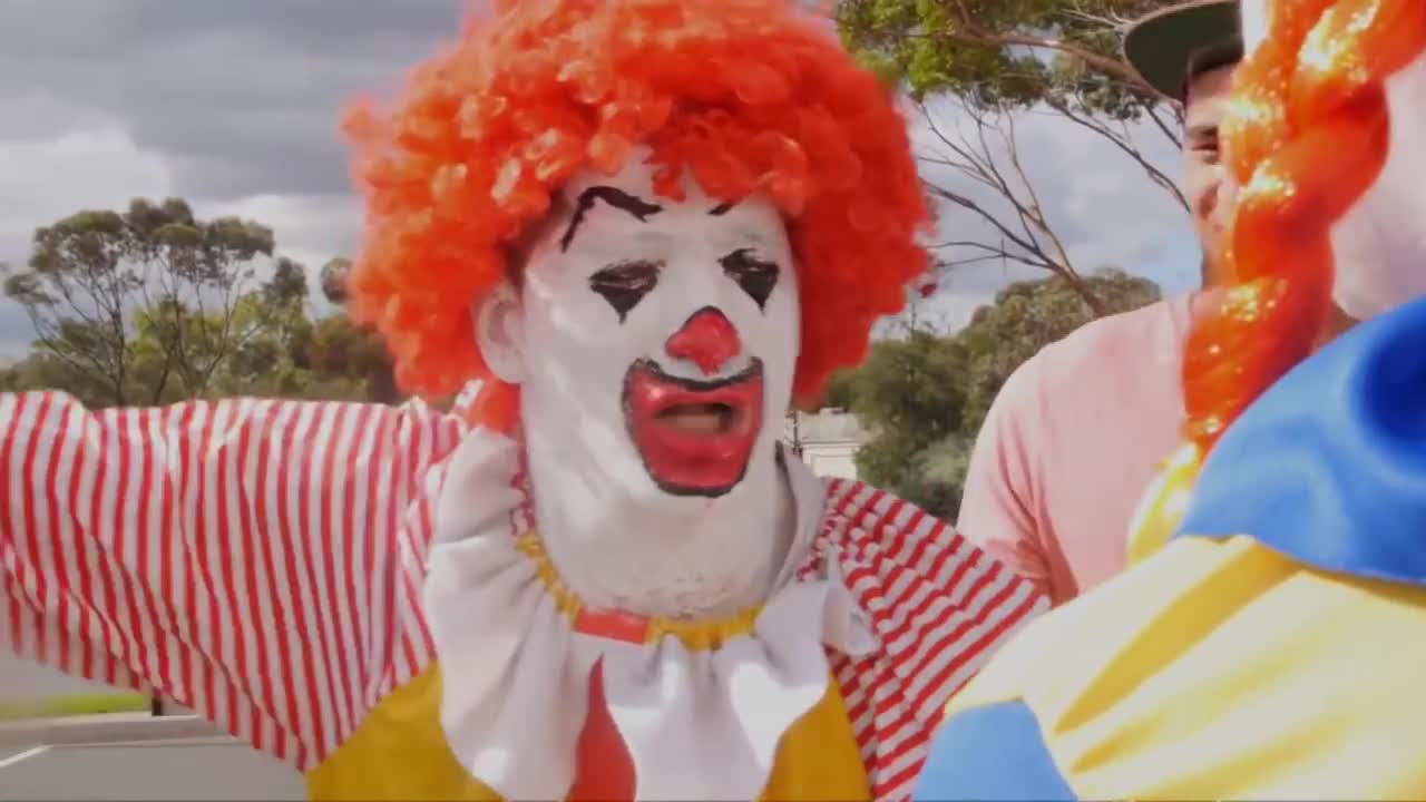 Ronald McDonald Tastes Burger King | Рональд МакДональд Пробует Еду Бургер Кинга [Русская озвучка]