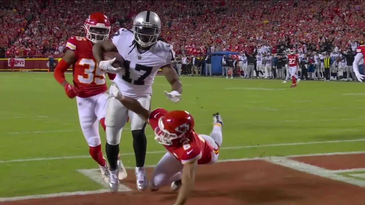 Derek Carr BEAUTIFUL deep ball to Davante Adams but Raiders miss the 2pt conversion(1)