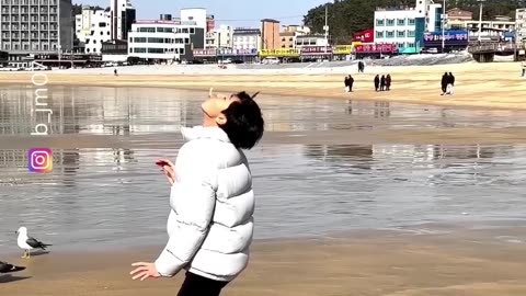 The run away at the end 😂😂😂